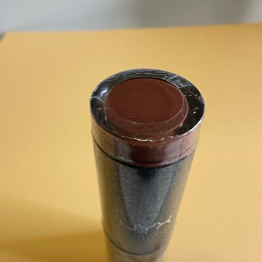 🩷5/$10 NYX Pin-Up Pout Lipstick